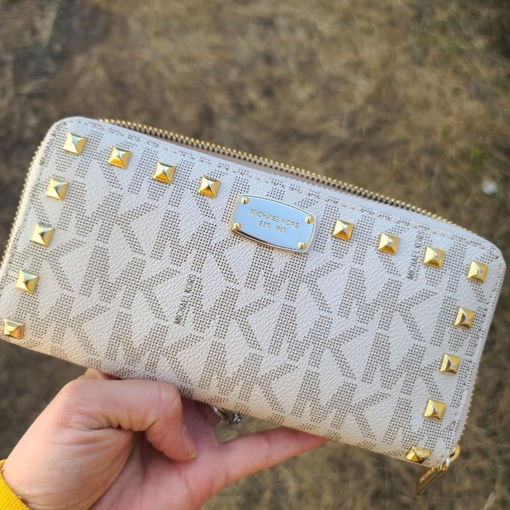 Michael Kors wallet vanilla gold stud jet set logo